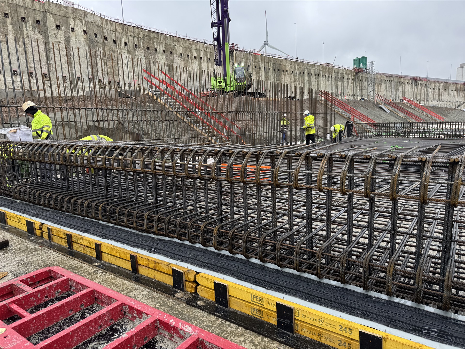 Vloerwapening voor de Oosterweeltunnels
